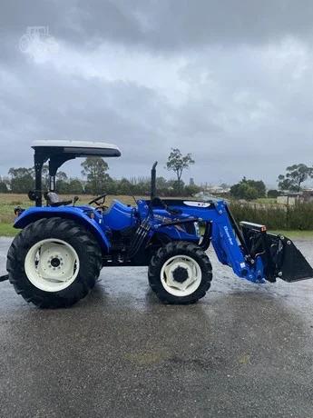 Photo 3. NEW HOLLAND T4.65 Tractor