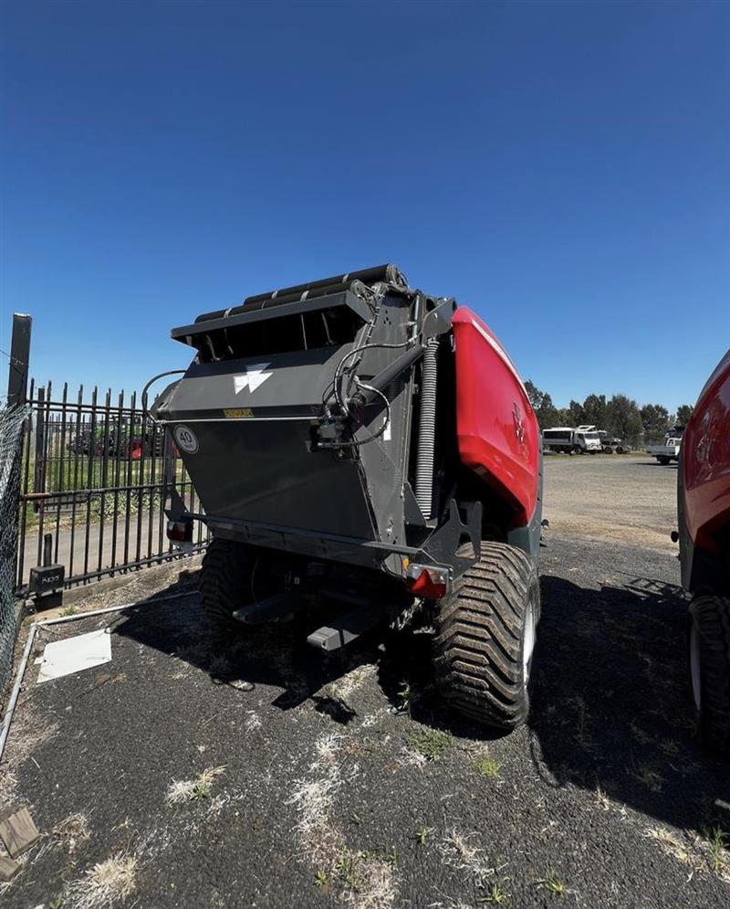 Photo 3. Massey Ferguson RB 4160V round baler