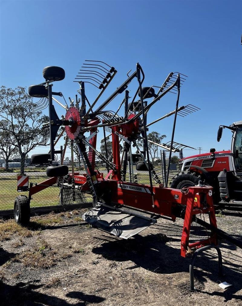 Photo 3. Massey Ferguson RK 802 TRC hay rake