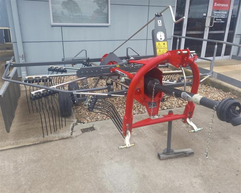 Photo 3. Massey Ferguson RK361DN hay rake