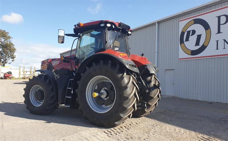 Photo 3. Case IH Optum 300 tractor