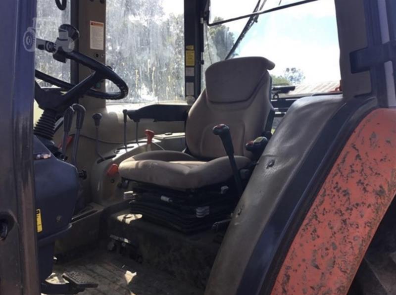Photo 3. DaeDong DK35 tractor