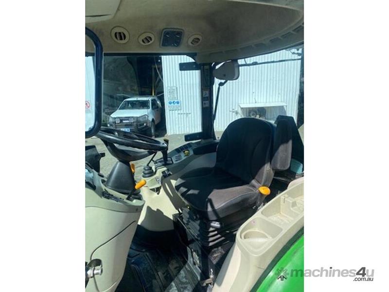 Photo 3.  John Deere 3720 Compact Ut Tractor