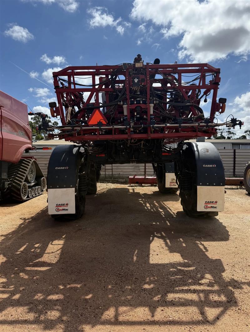 Photo 3. Case IH Patriot 4430 Flex S self propelled sprayer