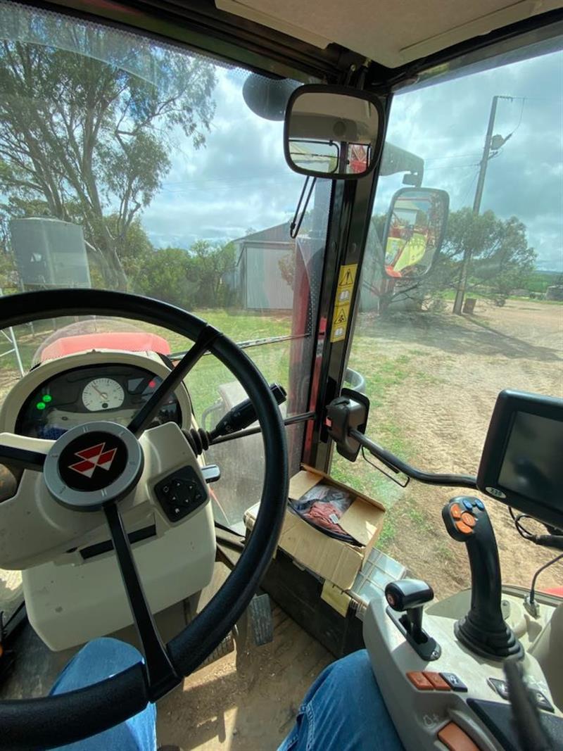 Photo 3. Massey Ferguson 7620 FWA/4WD tractor