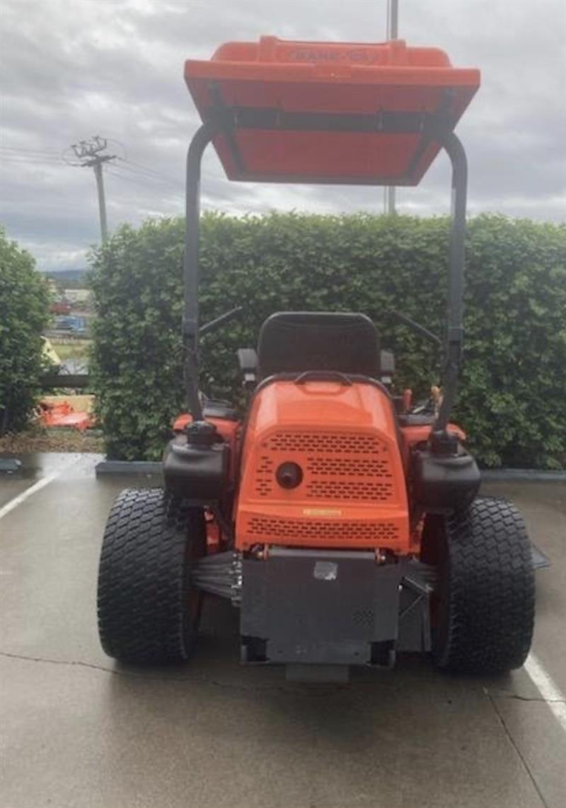 Photo 3. Kubota ZD331 zero turn mower