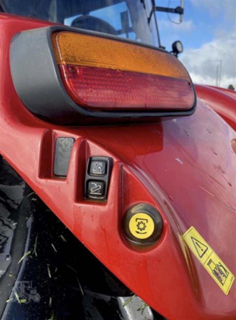 Photo 3. Case IH Puma 165 tractor
