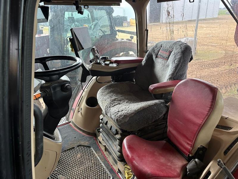 Photo 3. Case IH 340 Magnum tractor