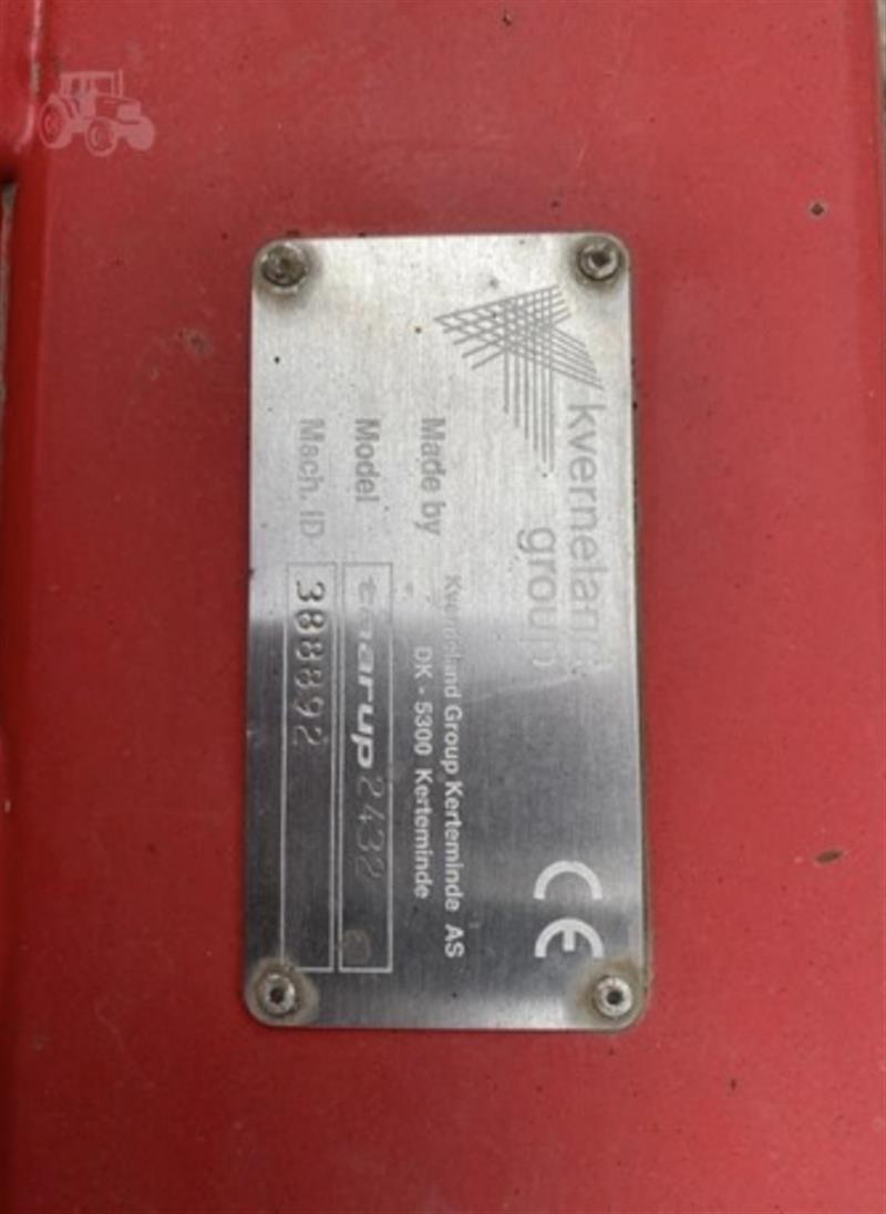 Photo 3. Taarup 2432 hay mower
