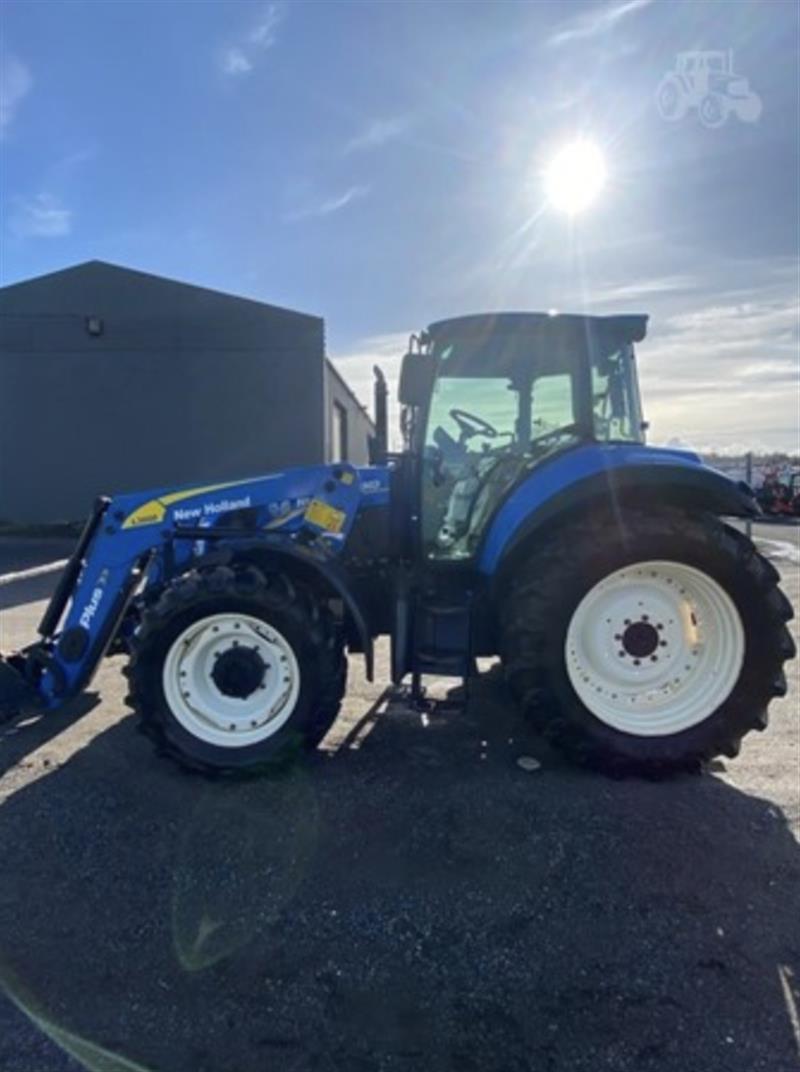 Photo 3. New Holland T5.115 tractor