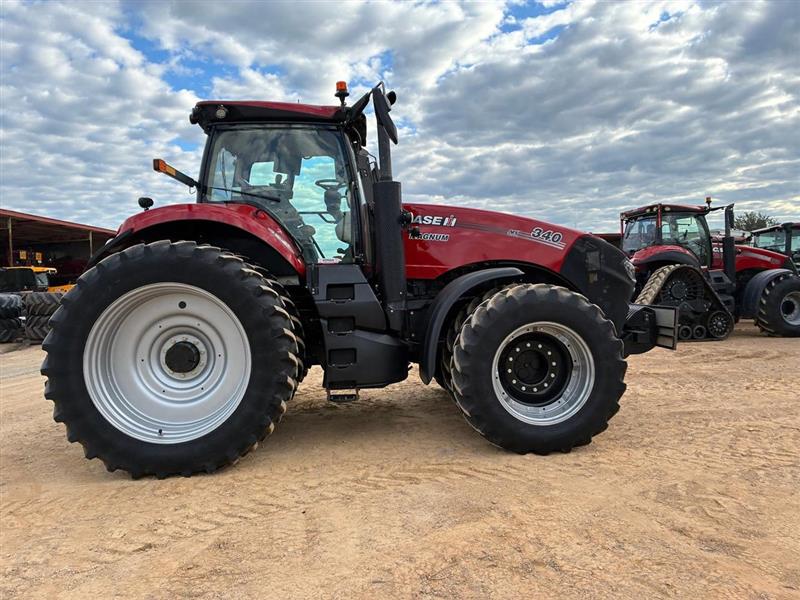Photo 3. CASE IH 340 Magnum tractor