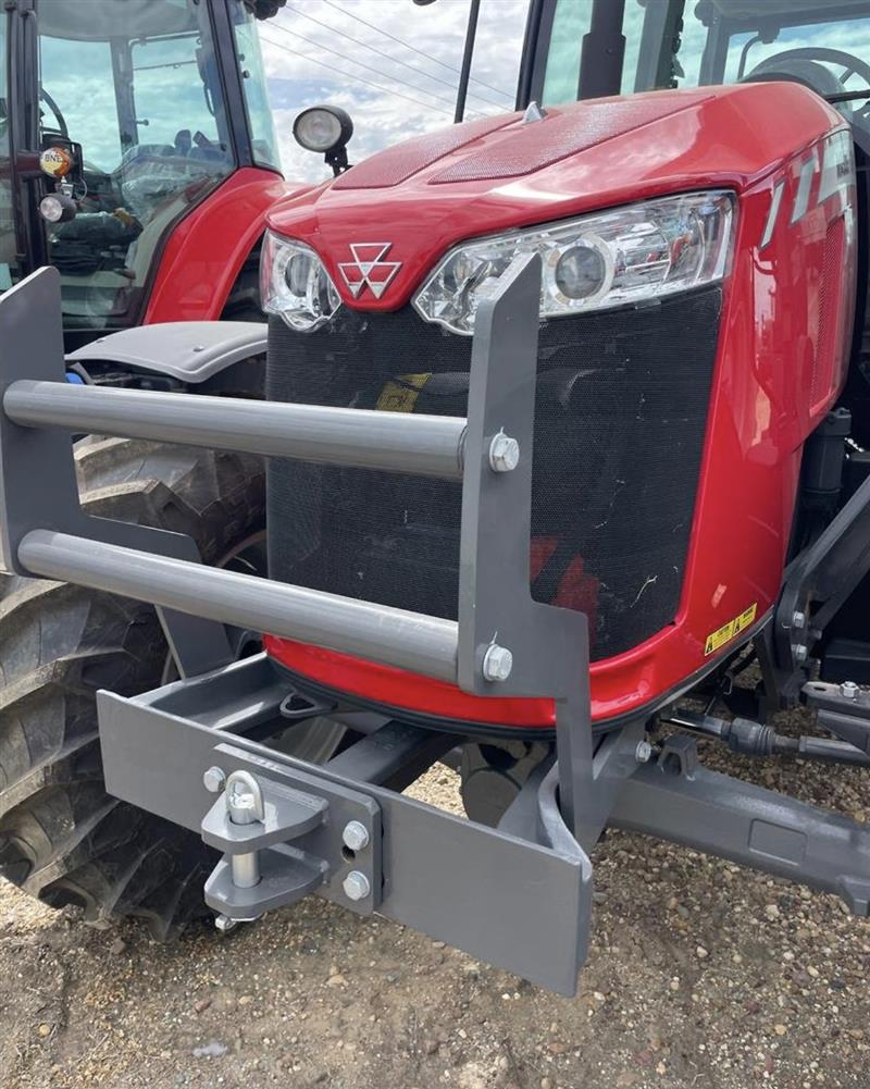 Photo 3. Massey Ferguson 5710 ES.CAB tractor