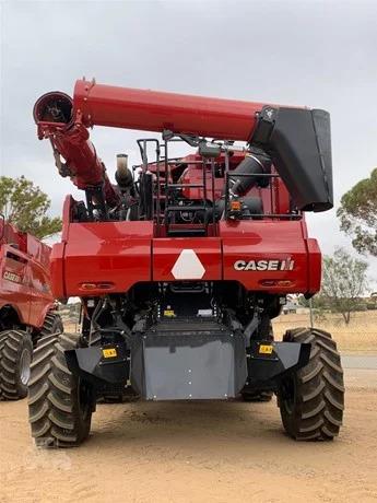 Photo 3. Case IH 7250 combine harvester