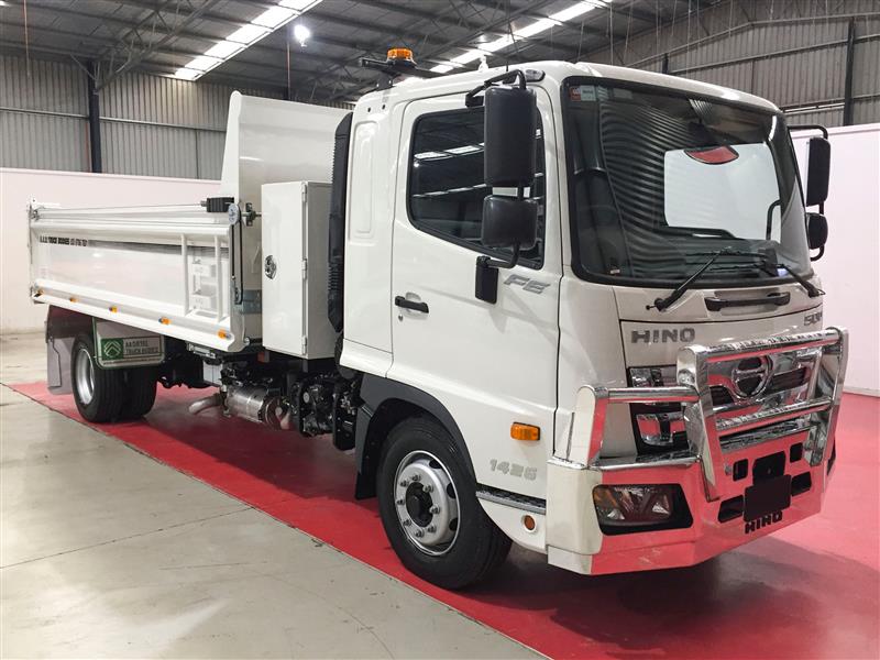 Photo 3. Hino FE 1426-500 Series Tipper