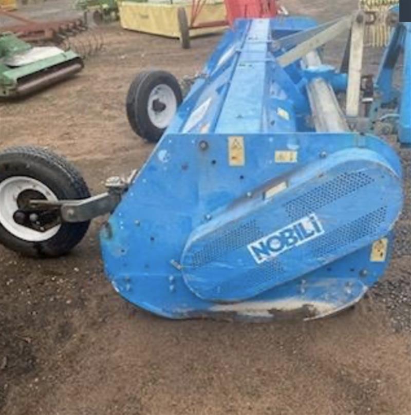 Photo 3. Nobili RM400 mulcher