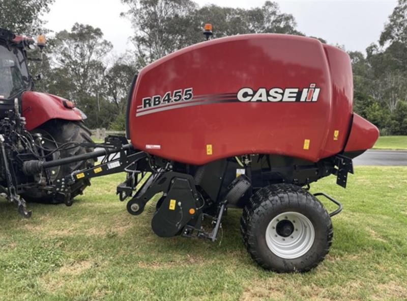 Photo 3. Case IH RB455 round baler
