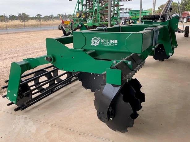 Photo 3. K-LINE INDUSTRIES TRACK ATTACK 2840D