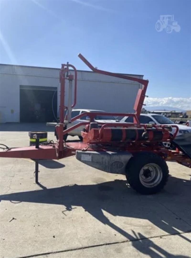 Photo 3. Lely Attis PT160 wrapper