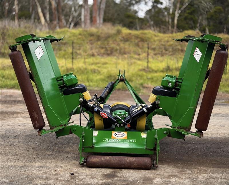 Photo 3. Agrifarm 33600 11ft/3.4M wide area slasher