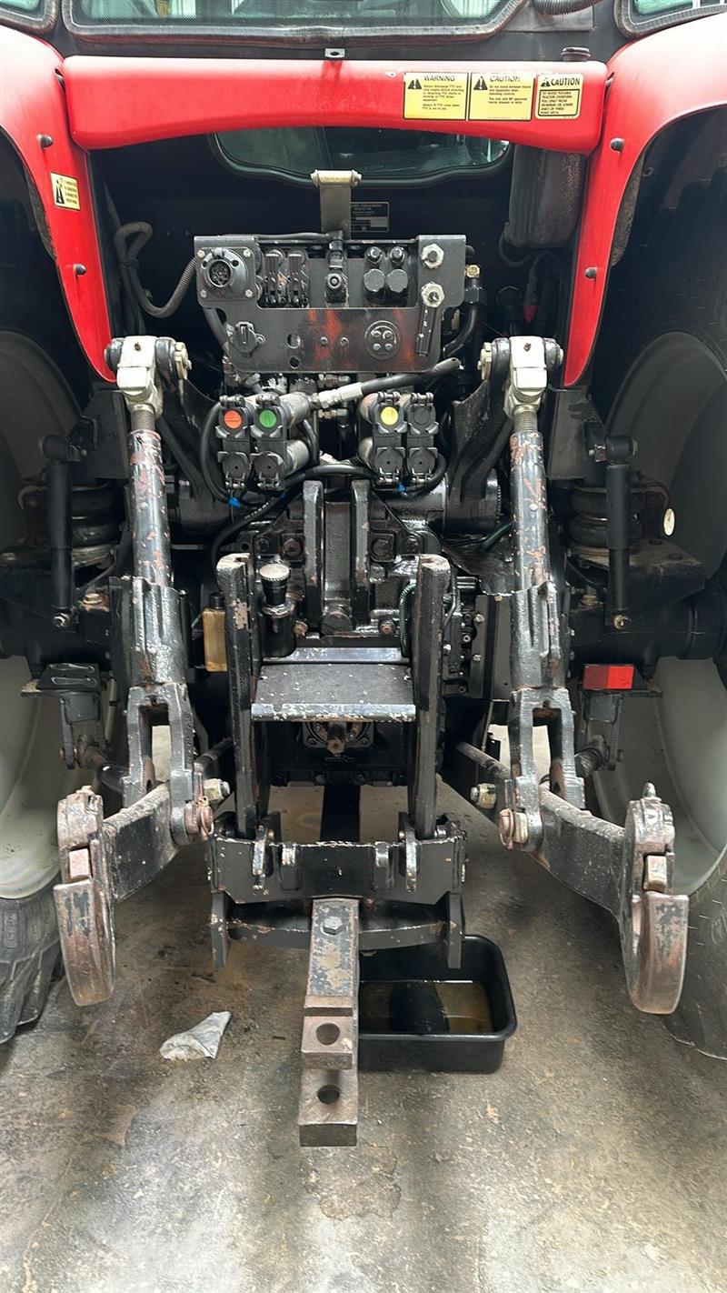 Photo 3. Massey Ferguson7480 FWA/4WD