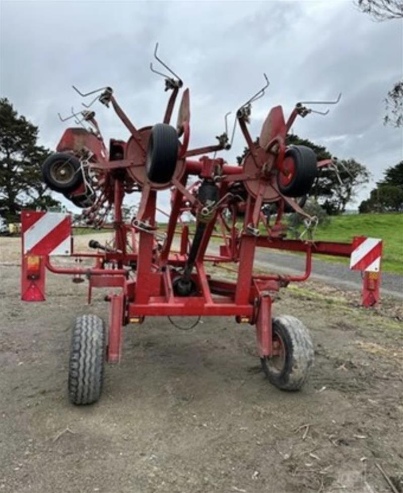 Photo 3. Lely Lotus 900 cultivator