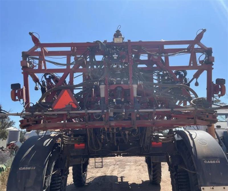 Photo 3. Case IH Patriot 4430 aim command flex s self propelled sprayer