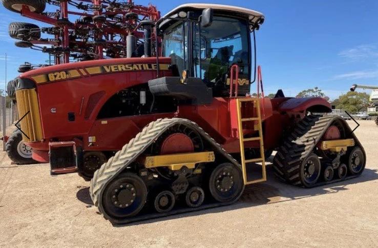 Photo 3. Versatile 620DT track tractor