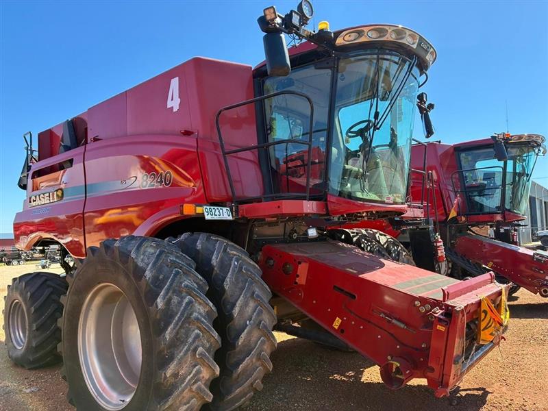 Photo 2. Case IH 8240 combine harvester
