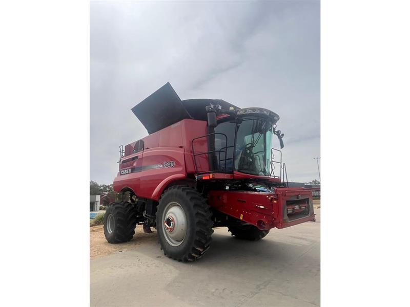 Photo 2. Case IH 8240 combine harvester