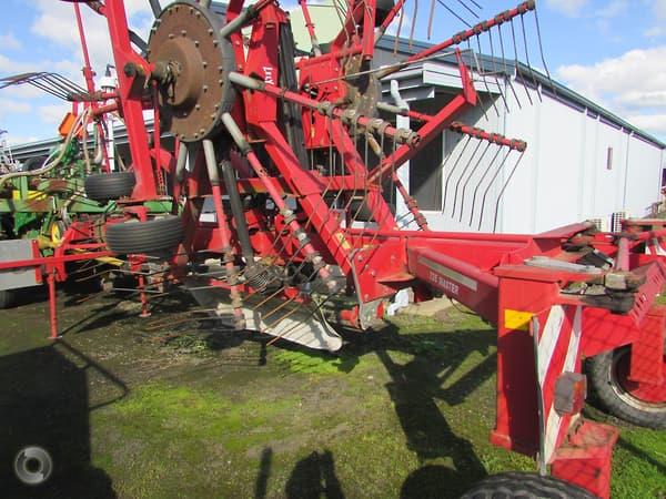 Photo 2. Lely 725 airseeder