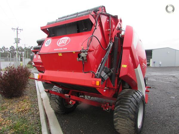 Photo 3. Lely-Welger RP 445 round baler