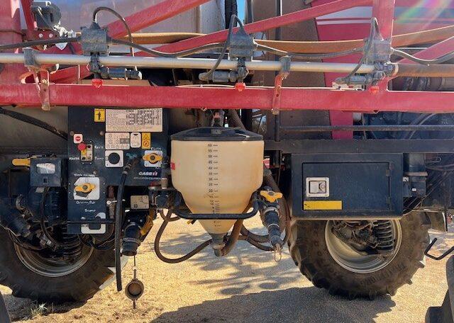 Photo 4. Case IH Patriot 4430 self propelled sprayer