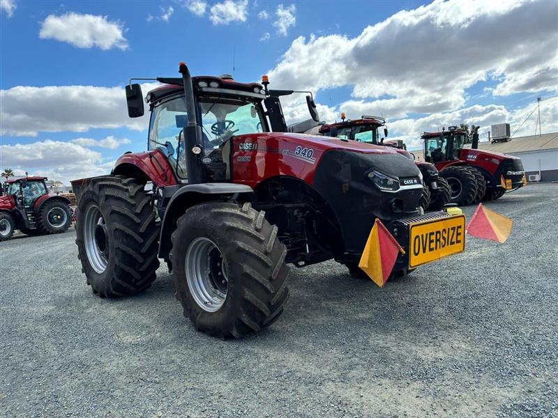 Photo 4. Case IH Magnum 340 tractor