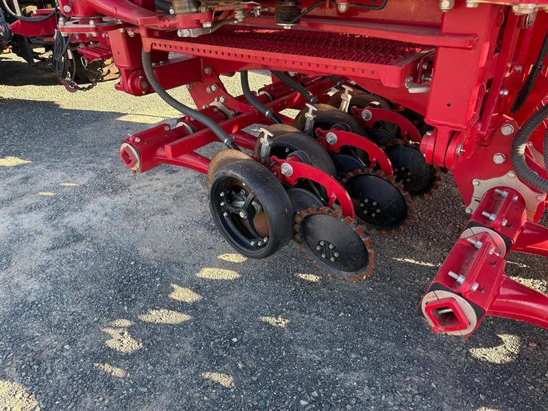 Photo 3. Horsch Avatar 4.16 airseeder