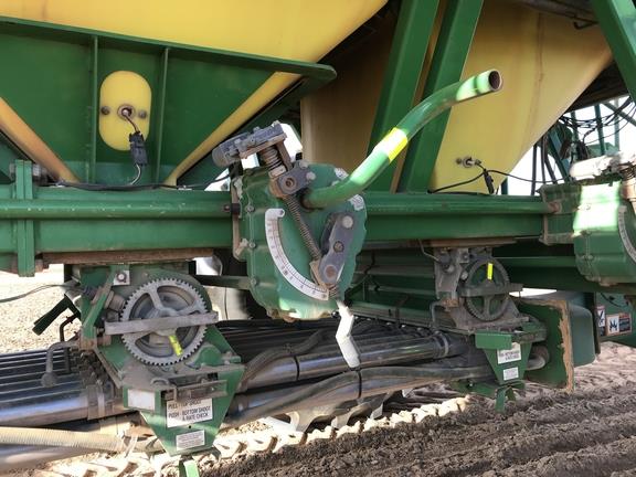 Photo 4. John Deere 1900 airseeder