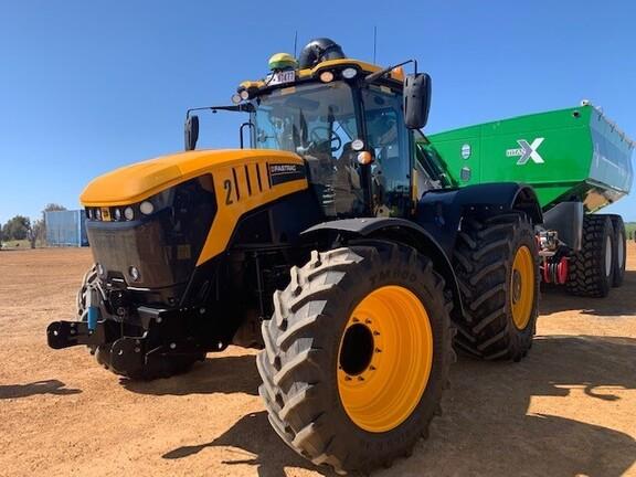 Photo 4. JCB 8330 tractor