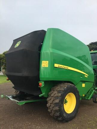 Photo 2. John Deere 960 round baler