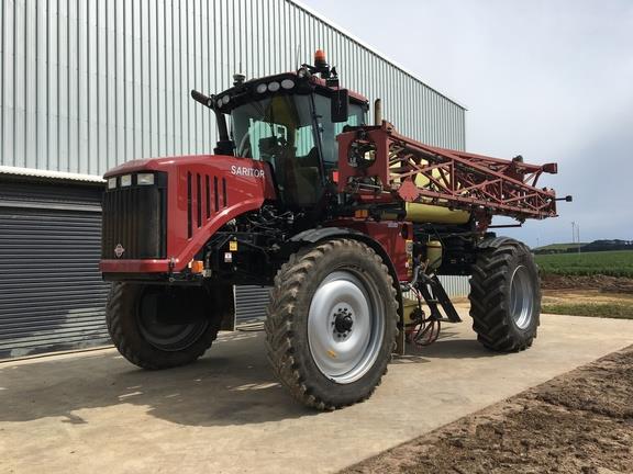 Photo 2. Hardi Saritor 4800 self propelled sprayer