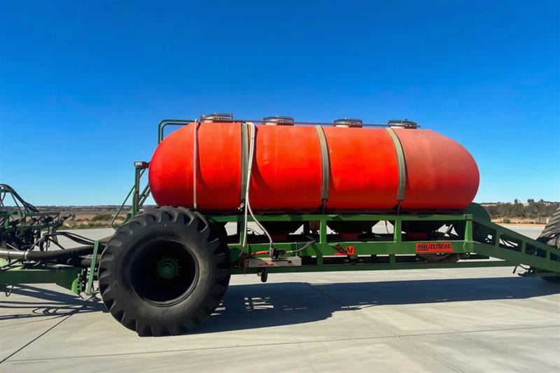Photo 4. Ausplow D300-61 & MS12000ltr TBH