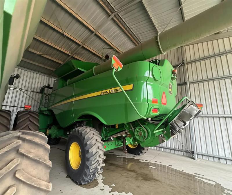 Photo 4. JD S770 & 740D