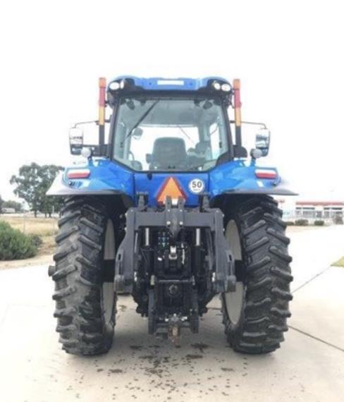 Photo 4. New Holland T8.410 Tractor