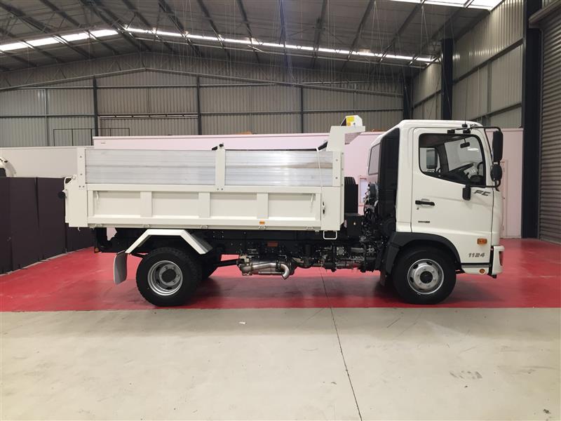 Photo 4. Hino FC 1124 Tipper