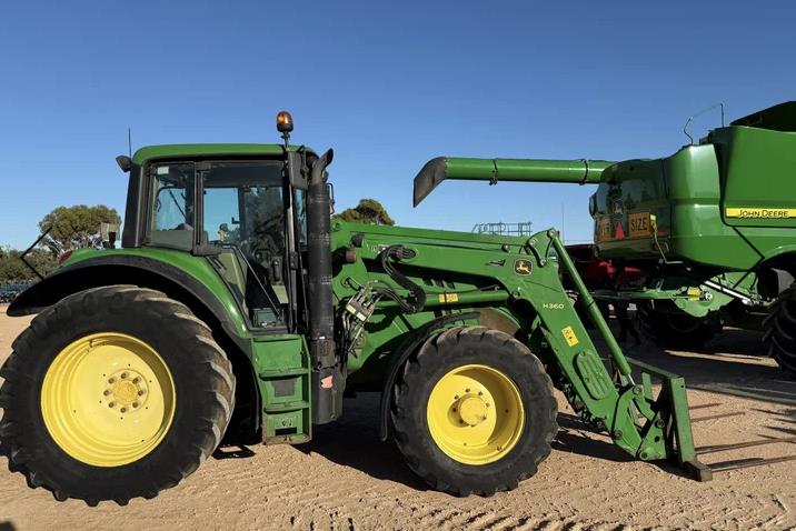 Photo 5. John Deere 6140M tractor