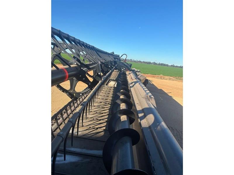 Photo 4. CASE IH 8250 