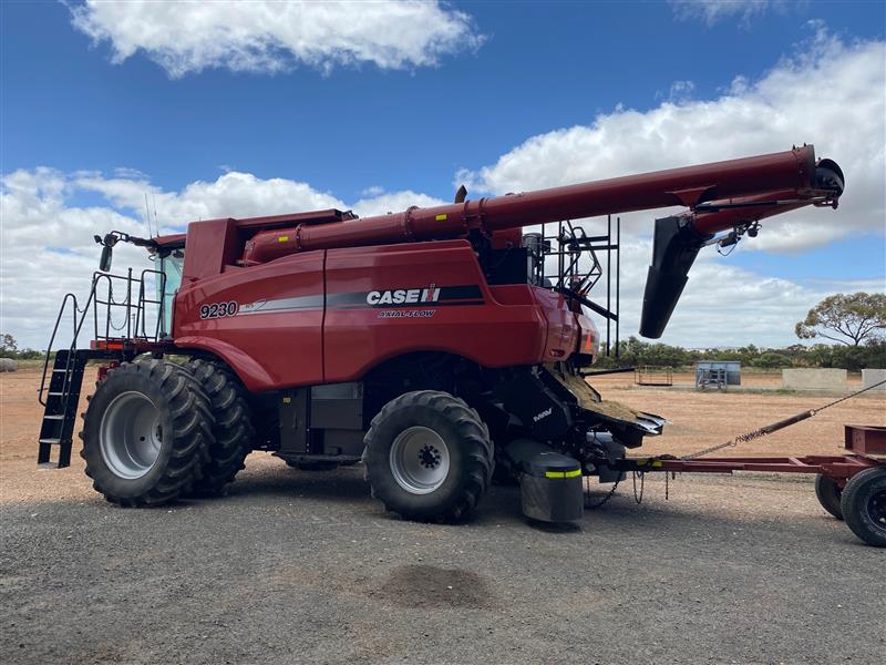 Photo 4. CASE IH 9230 combine harvester