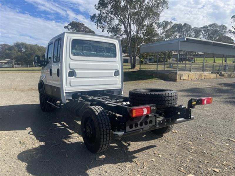 Photo 4. Iveco Daily 70-180 truck