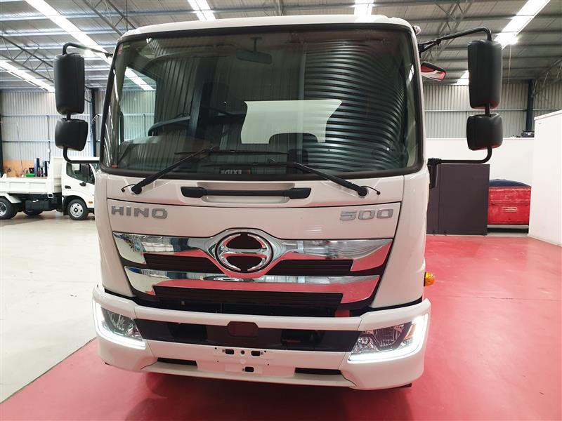 Photo 4. Hino FE 1426-500 Series Tipper