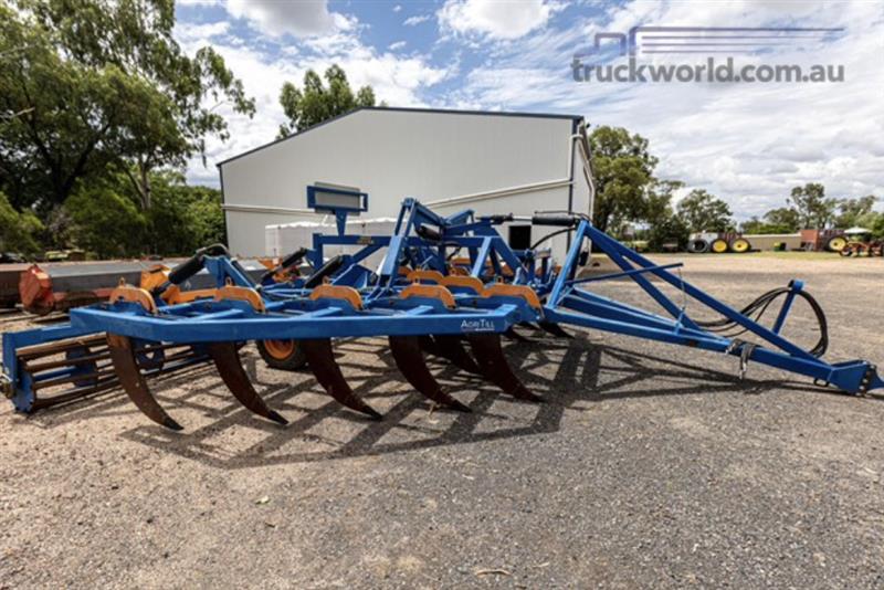 Photo 4. Grizzly Engineering RT015 Tillage - Rippers