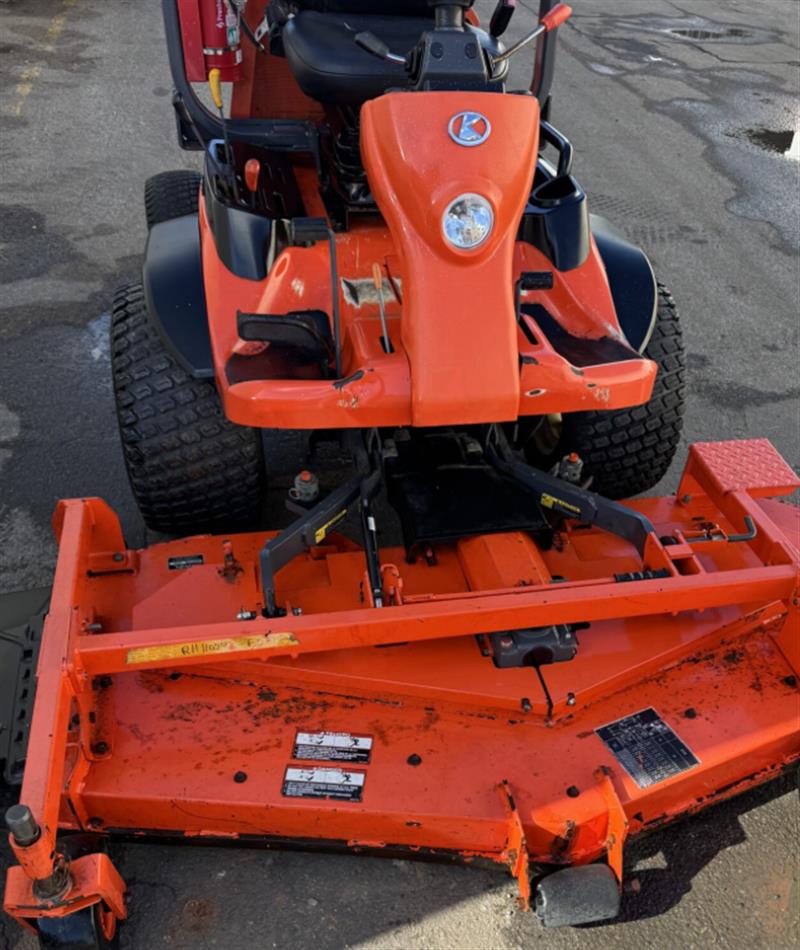 Photo 4. Kubota F3680 front deck mower