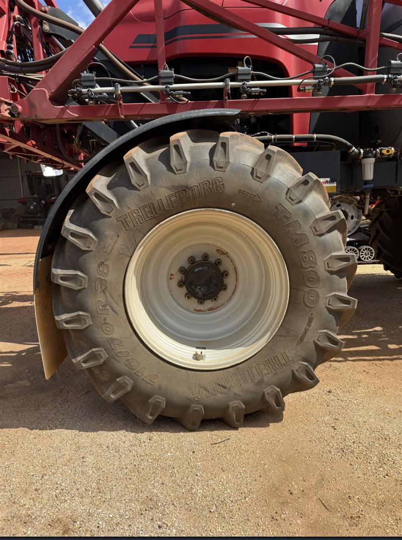 Photo 4. Case IH Patriot 4430 Flex S self propelled sprayer